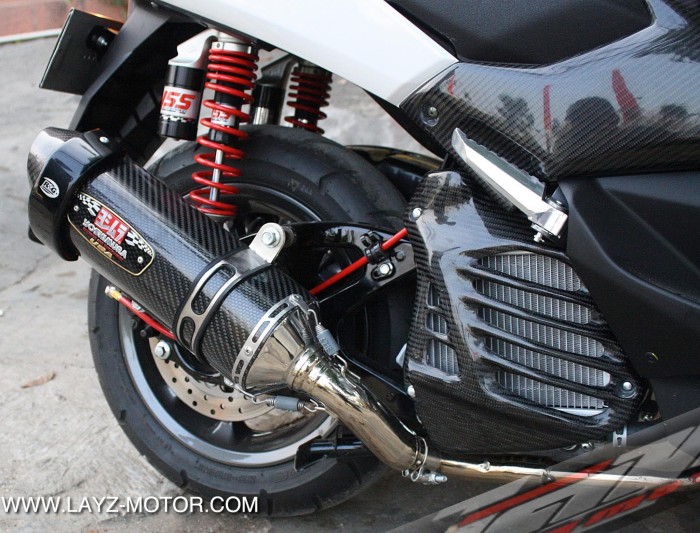 Second image of KABON Yamaha NMAX Cover Radiator Carbon