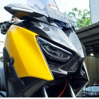 Second image of KABON Yamaha XMAX250 Cover Bawah Lampu Depan