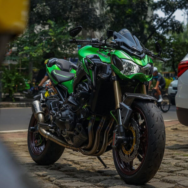 Second image of KABON KAWASAKI Z900 2017-2023 CARBON FRONT FENDER