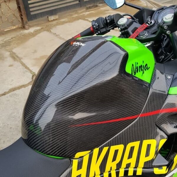 Second image of KABON Kawasaki NINJA 250 2018 Half Tankpad Carbon