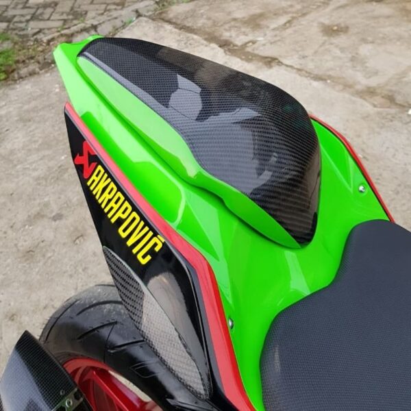 Second image of KABON Kawasaki NINJA 250 2018 Cover Seat Carbon