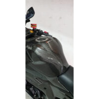 KABON-Kawasaki-ZX25R-Tank-pad-Terpasang-2