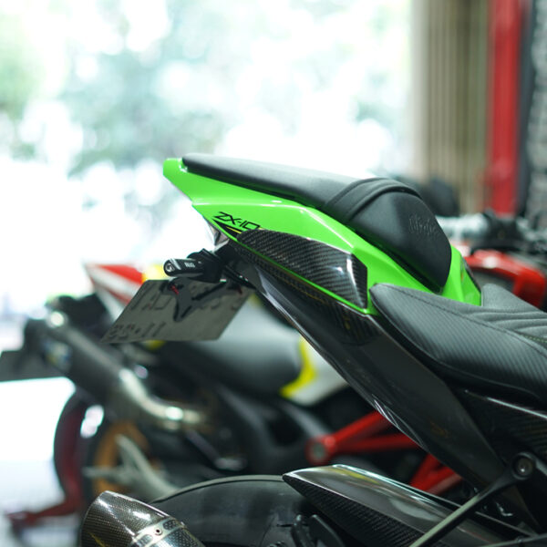 Second image of KABON KAWASAKI ZX10R 2016-2020 CARBON TAIL SLIDER