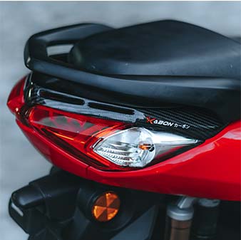 Second image of KABON YAMAHA NEW NMAX 155 CARBON DUCKTAIL